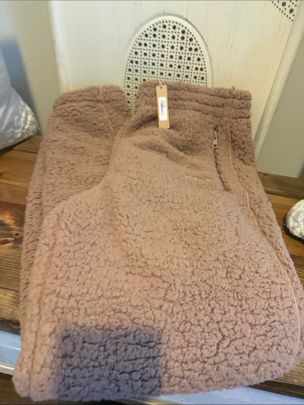 SKIMS Teddy Fleece Joggers in Taupe NWT small
